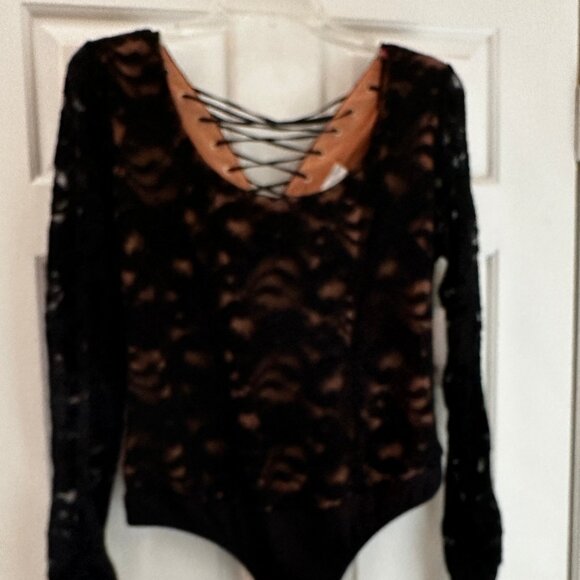NWT Bisou Bisou Women`s Black Lace Bodysuit Blouse Lace-up Back SEXY! Size L - Picture 7 of 14